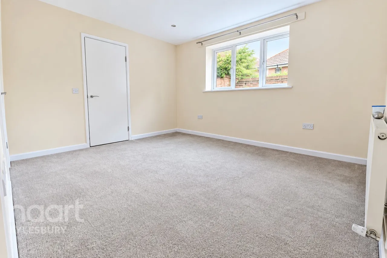 High Street, Aylesbury, HP22, photo 10
