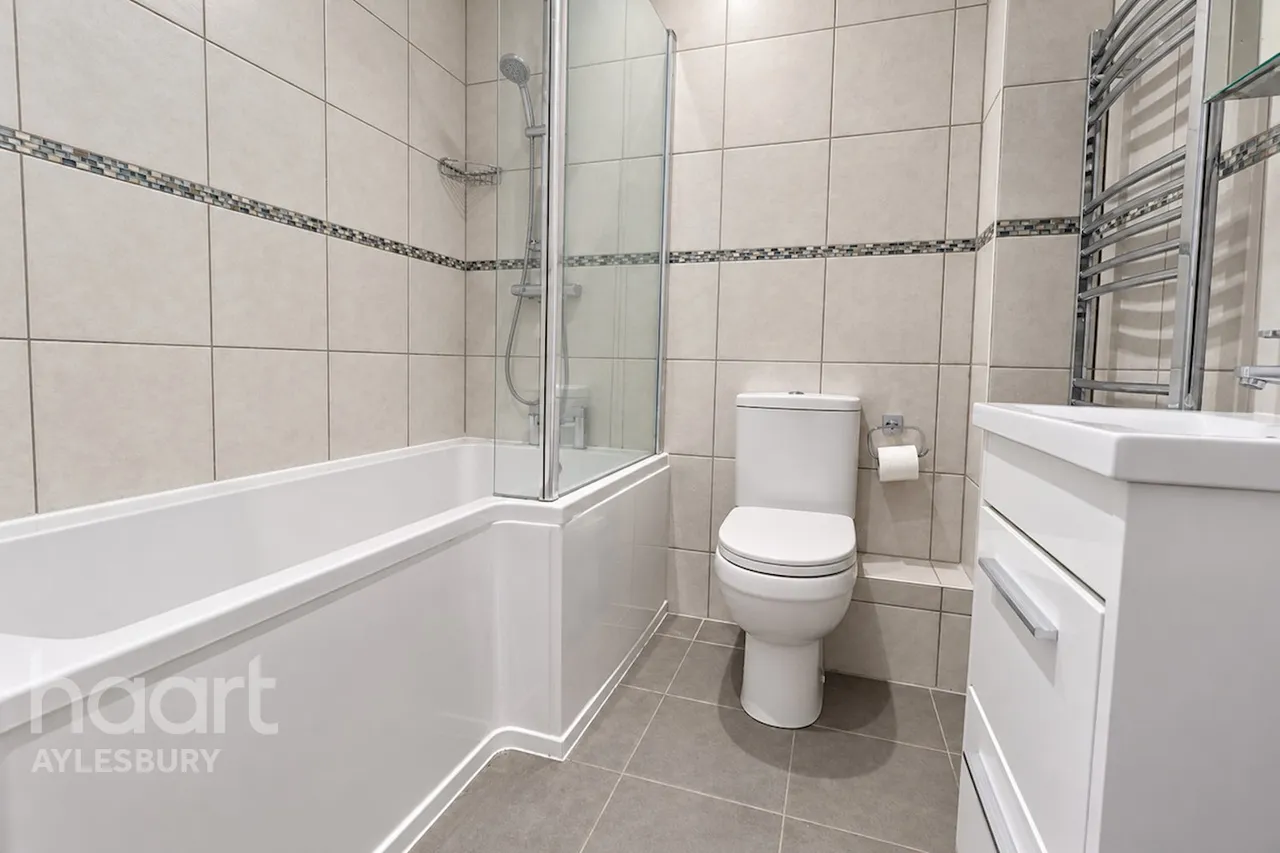 High Street, Aylesbury, HP22, photo 13