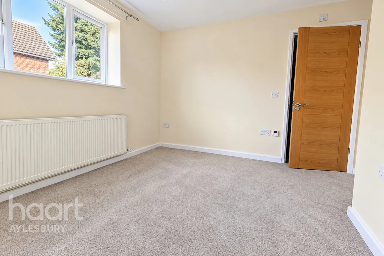 High Street, Aylesbury, HP22, photo 12
