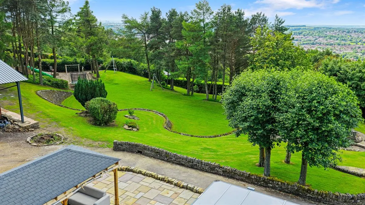 Buckstones Road, Oldham, photo 3