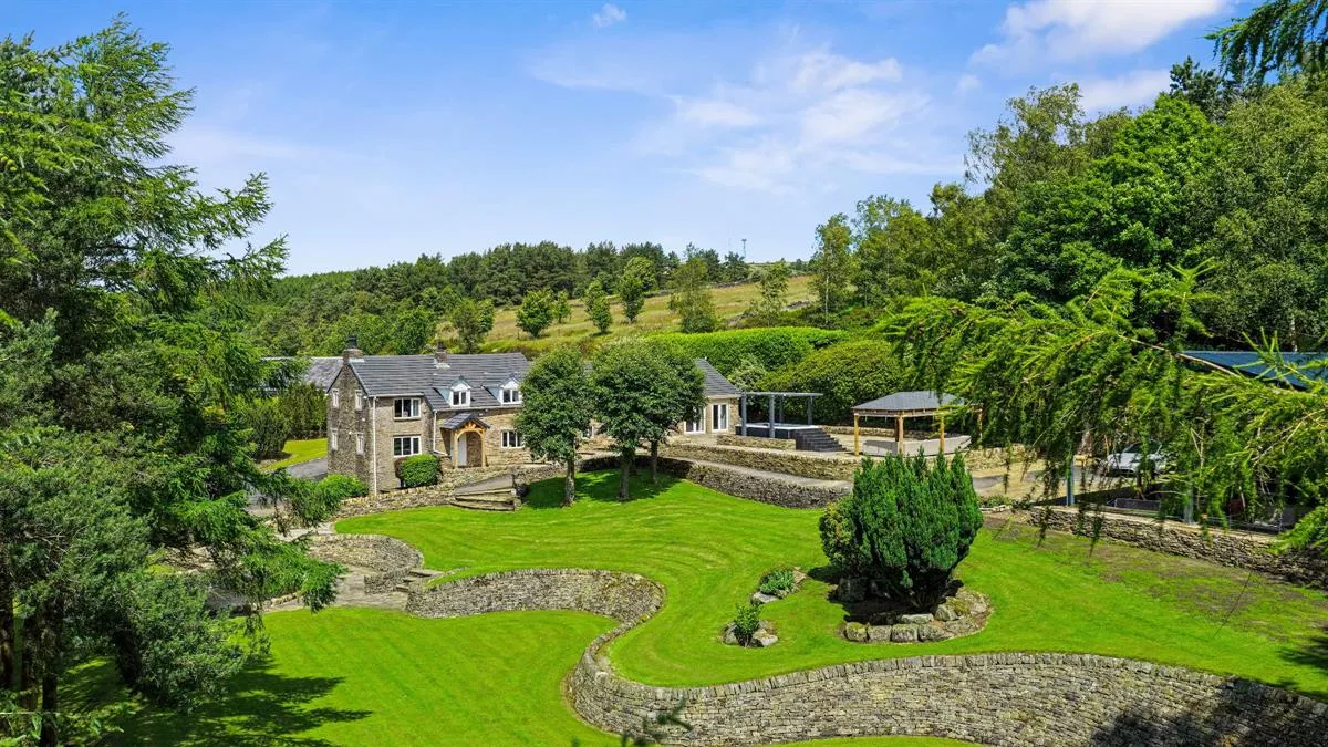 4 bed house for sale, Buckstones Road, Oldham