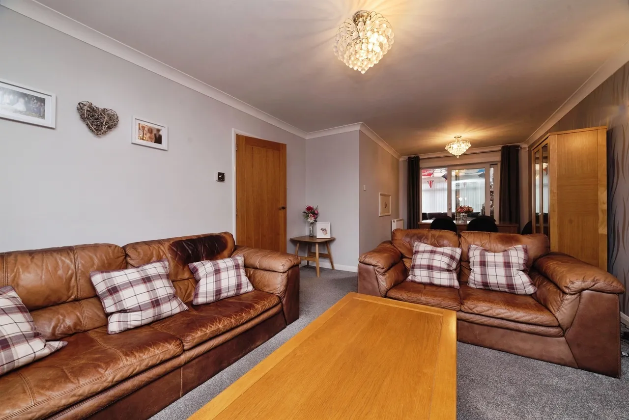 King Charles Close, Willerby, Hull, photo 3