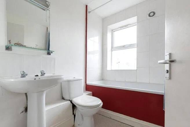 London Road, Mitcham, CR4 3HD, photo 4