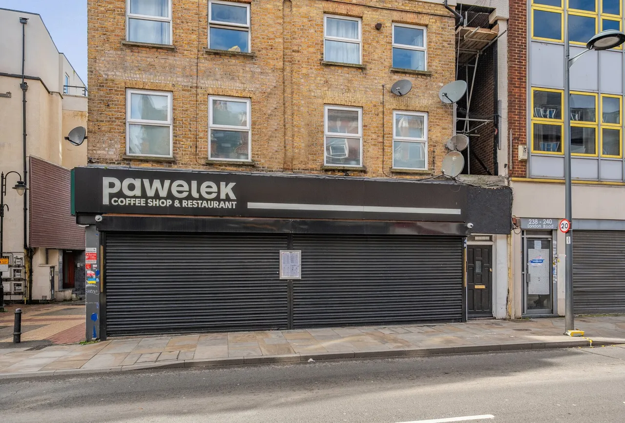 London Road, Mitcham, CR4 3HD, photo 9