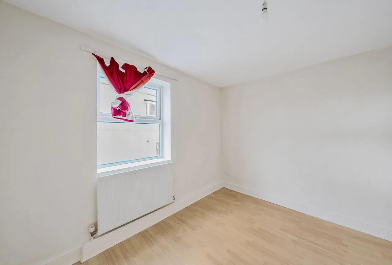 London Road, Mitcham, CR4 3HD, photo 6