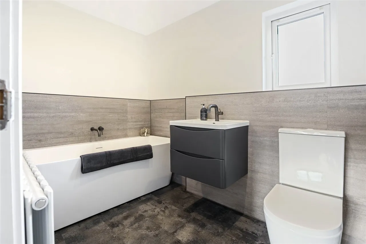 Manuel Terrace, Dreghorn, KA11, photo 8