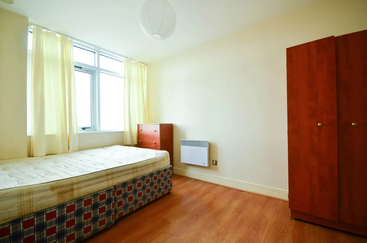 108 Gerry Raffles Square, London, photo 4