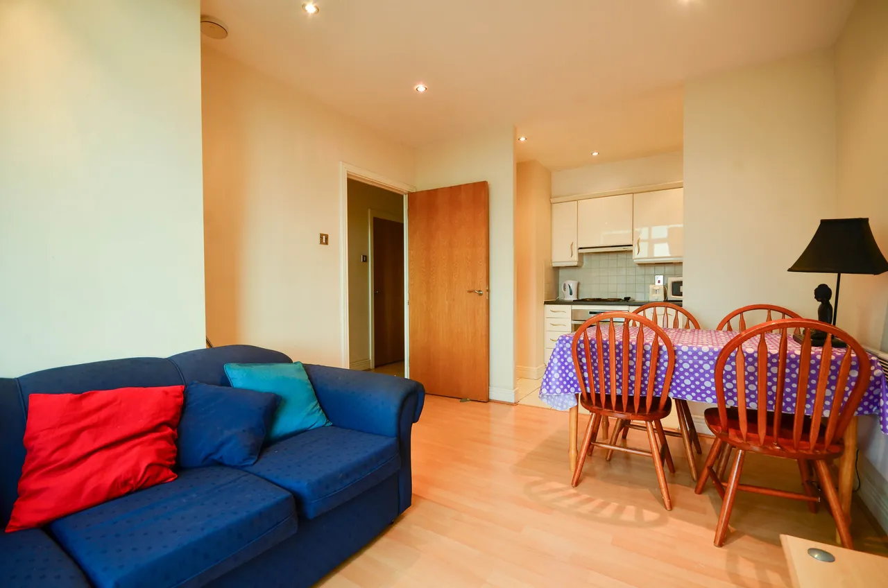 108 Gerry Raffles Square, London, photo 2