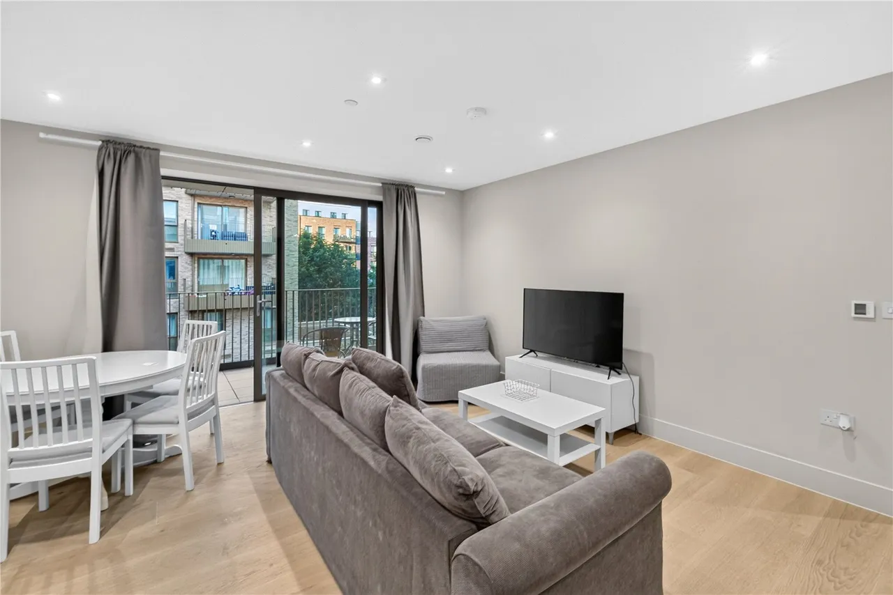 2 bed flat for sale — Crompton Street, London, W2 1ND