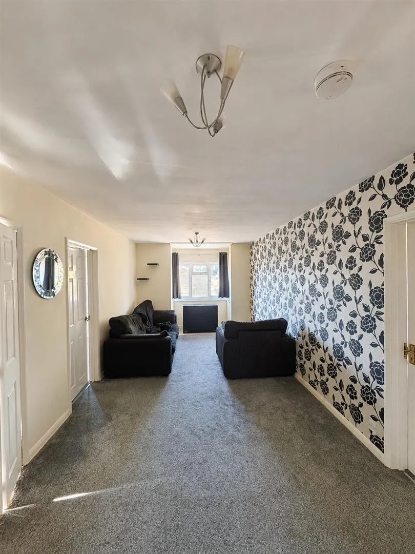 High Wycombe, Buckinghamshire, HP13 7NY, photo 3