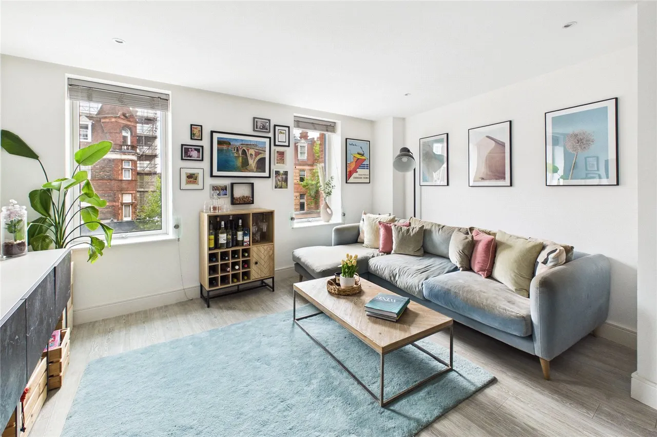 Gaumont Place, London, SW2, photo 12