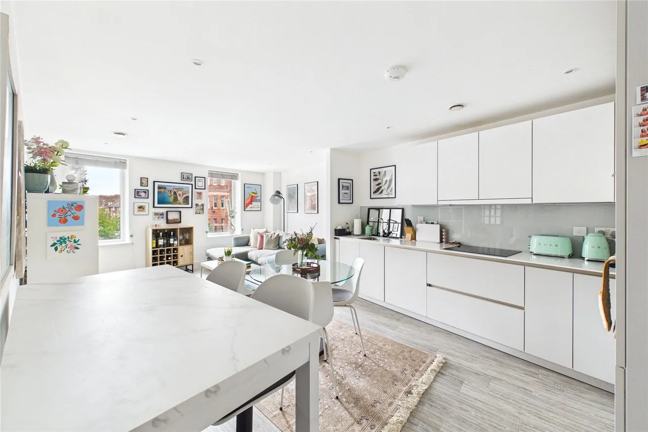 Gaumont Place, London, SW2, photo 8