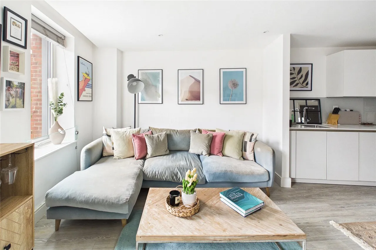 Gaumont Place, London, SW2, photo 7