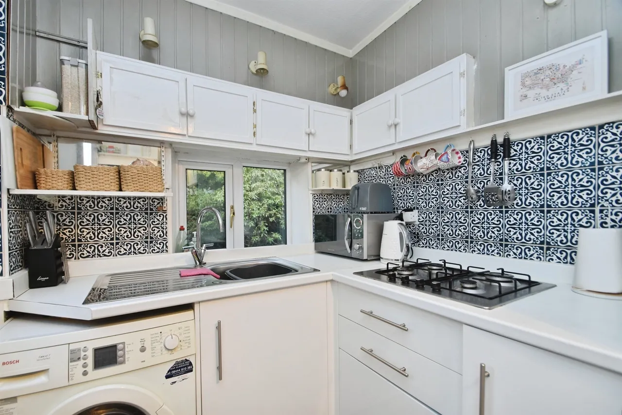 St. Aidans Road, Baildon, Shipley, photo 5