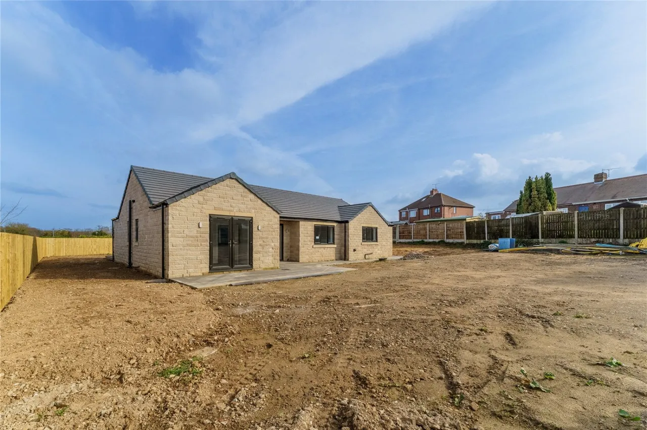 Elder Avenue, Upton, WF9, photo 3