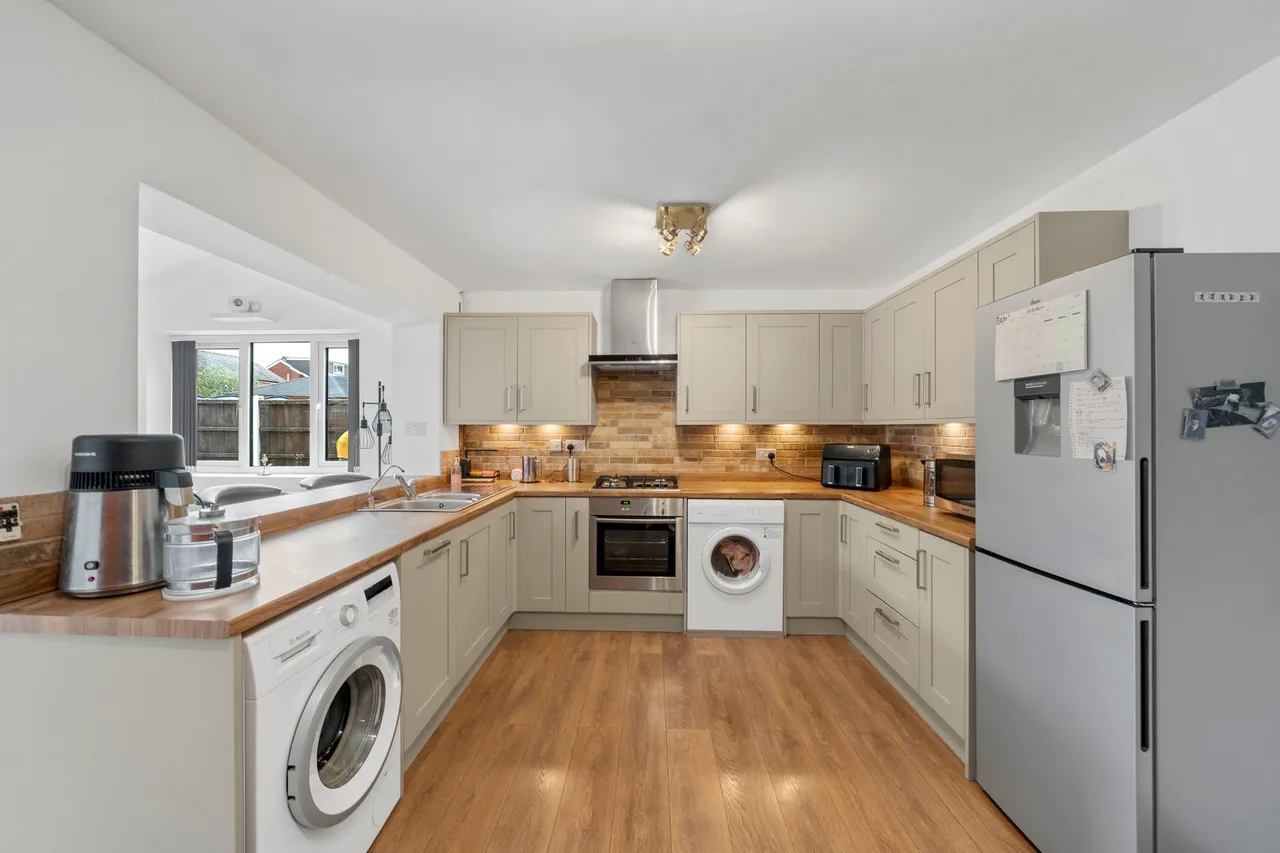 Bexhill Drive, Leigh, WN7, photo 2