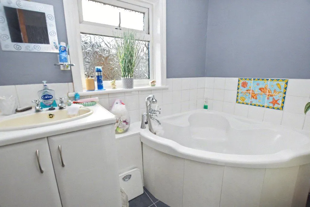 Halliday Grove, Leeds, LS12, photo 9