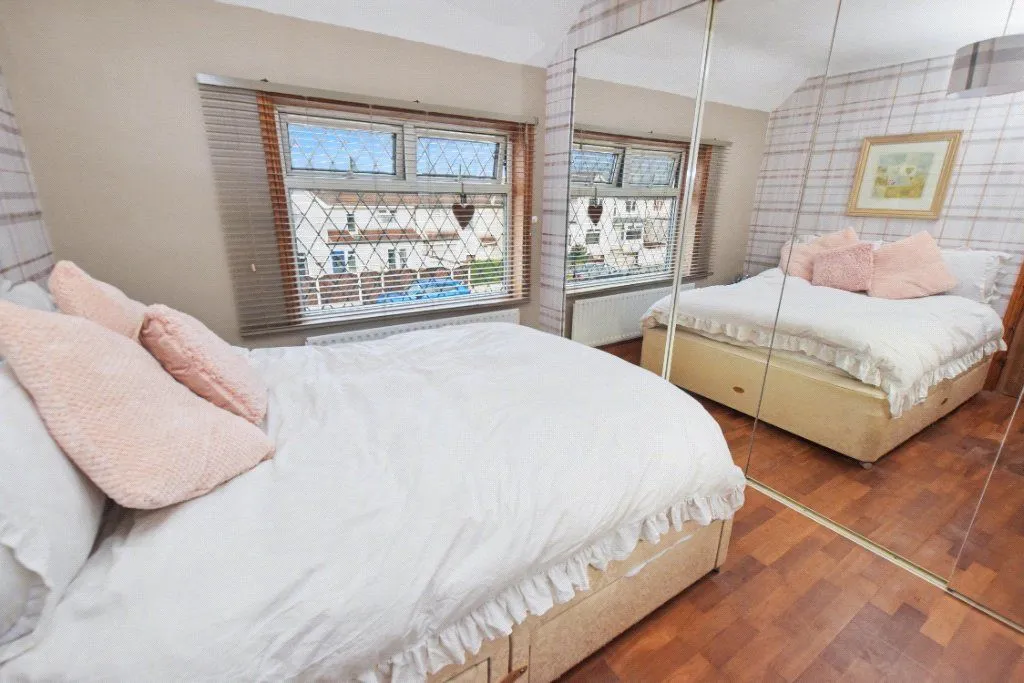 Halliday Grove, Leeds, LS12, photo 5