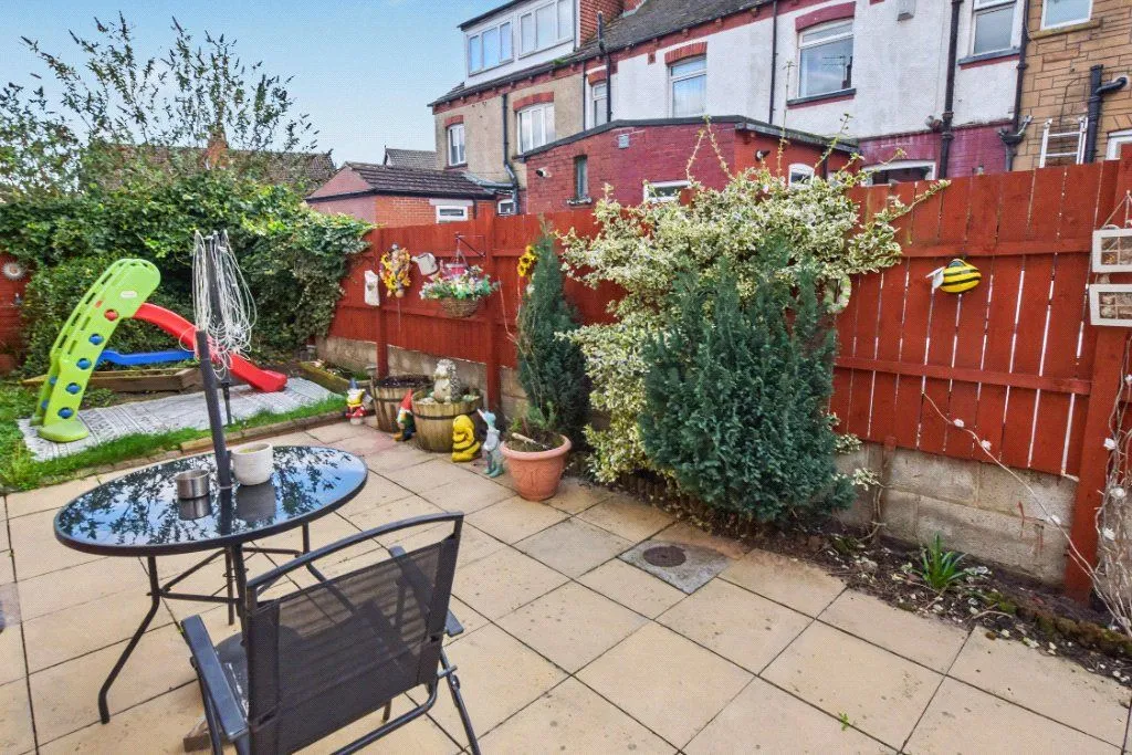 Halliday Grove, Leeds, LS12, photo 8