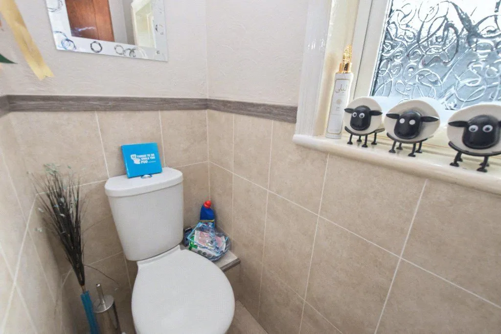 Halliday Grove, Leeds, LS12, photo 11