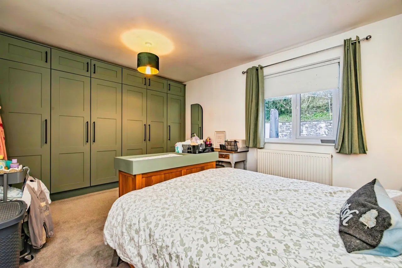 Bron Y Glyn Estate, Bronwydd Arms, SA33, photo 12