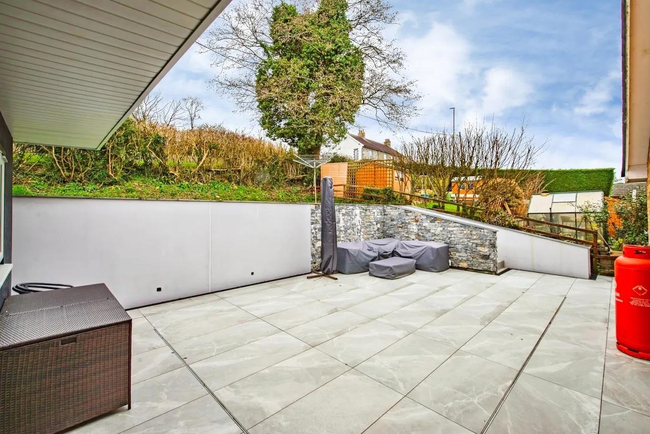 Bron Y Glyn Estate, Bronwydd Arms, SA33, photo 15