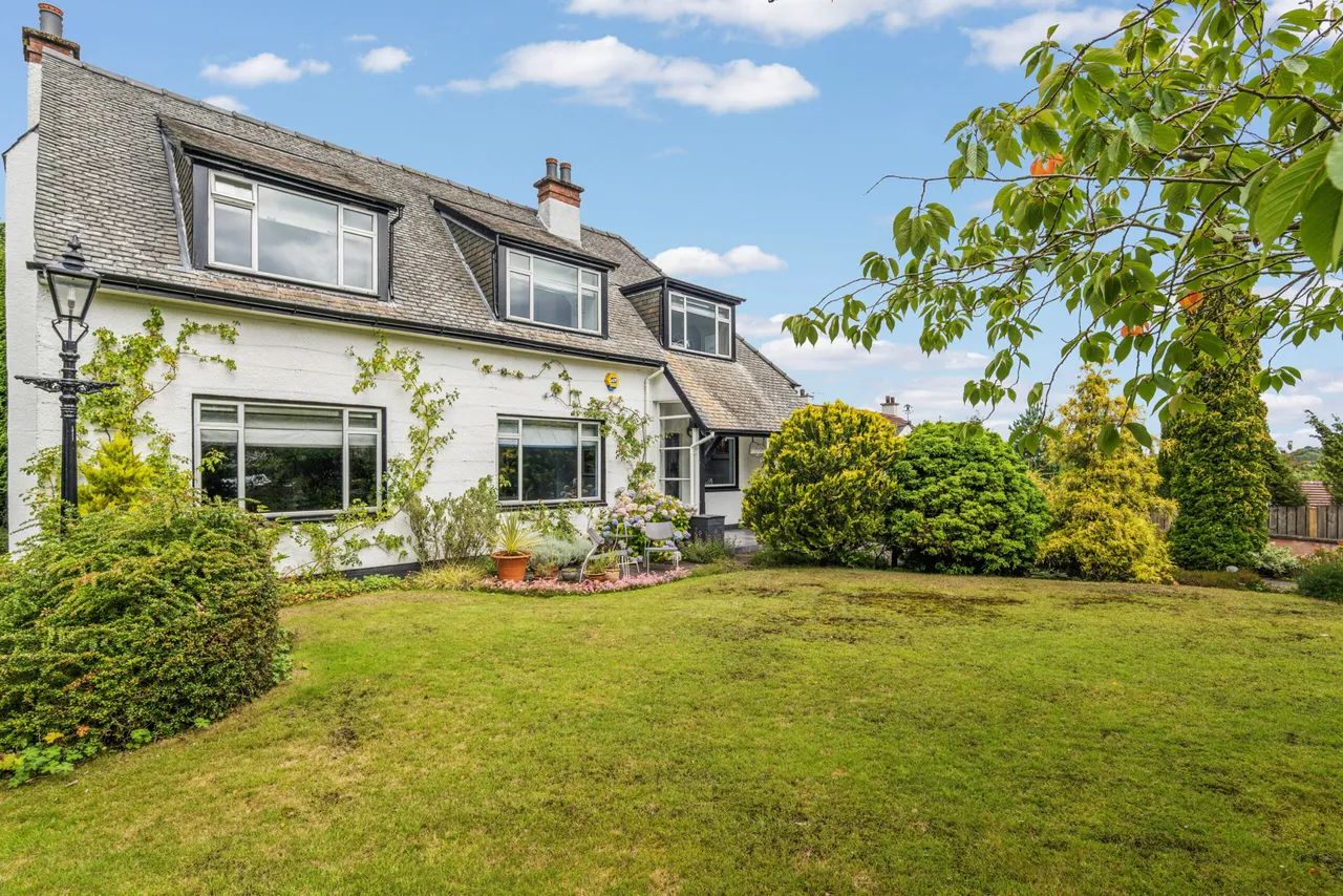 4 bed house for sale — Hillcrest Drive, Newton Mearns