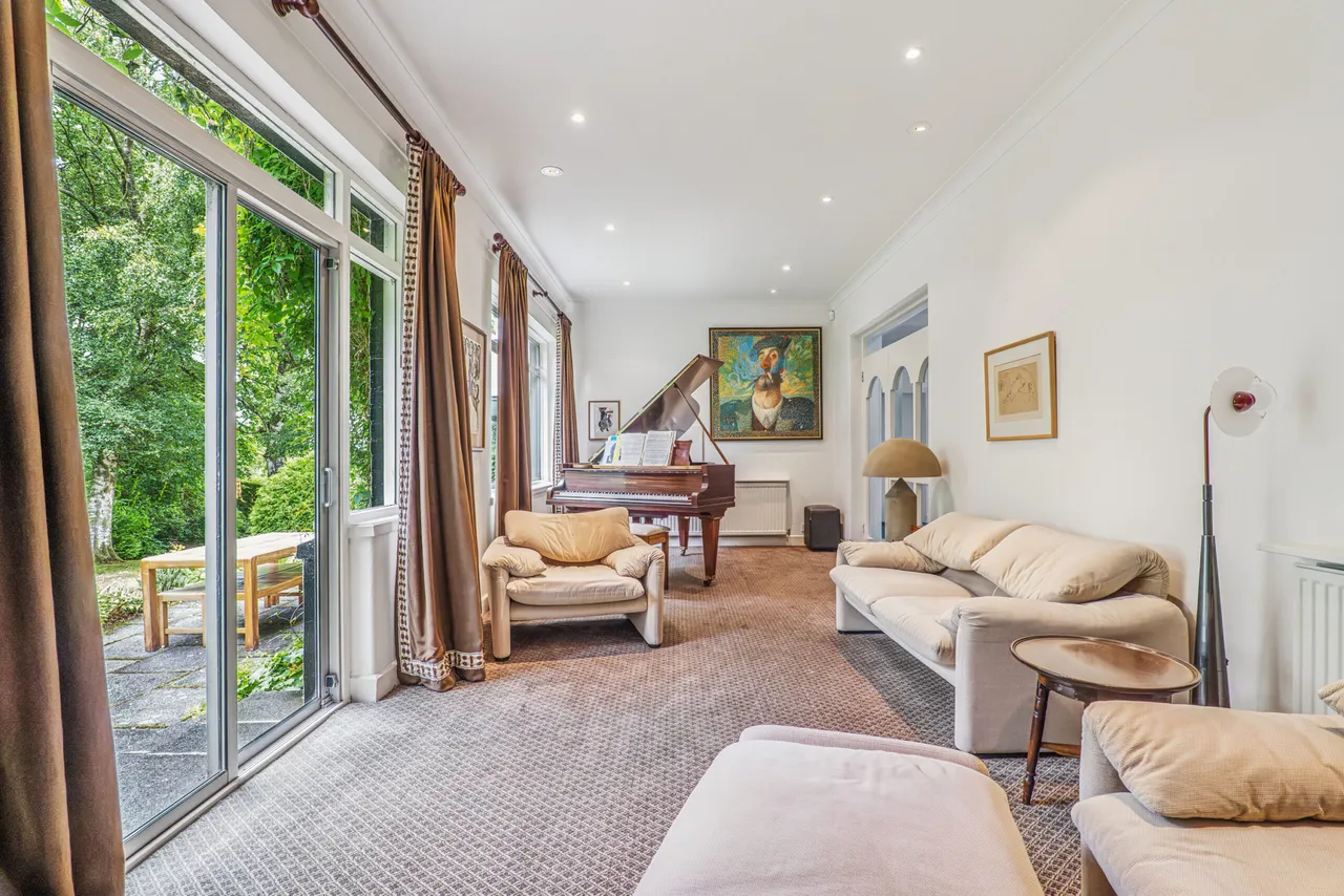 Hillcrest Drive, Newton Mearns, photo 2