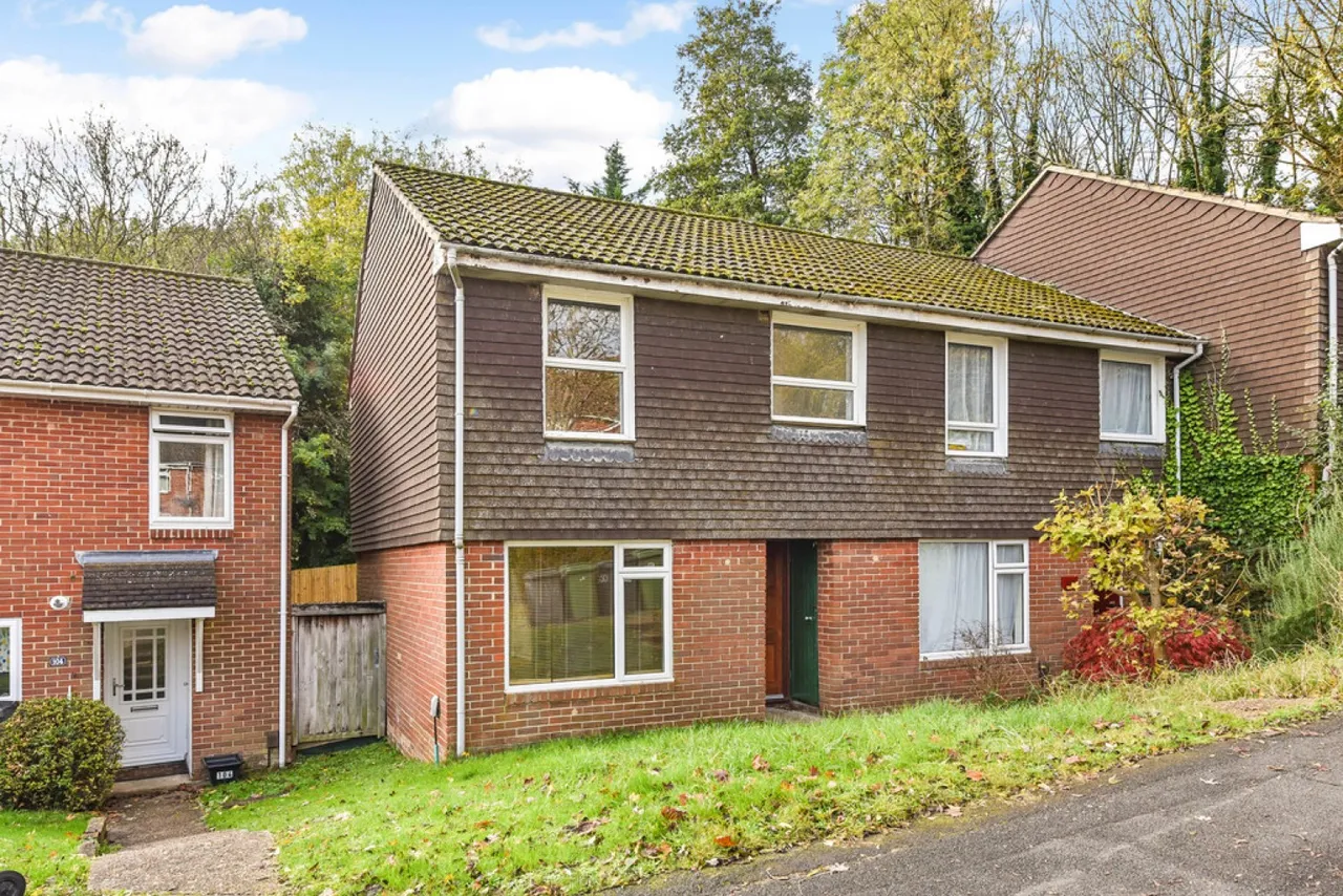 3 bed house for sale — May Tree Close, Badger Farm