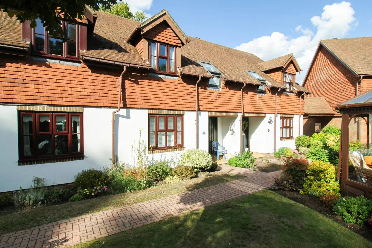 3 bed house for sale — Primrose Walk, Fleet, GU51 4SS