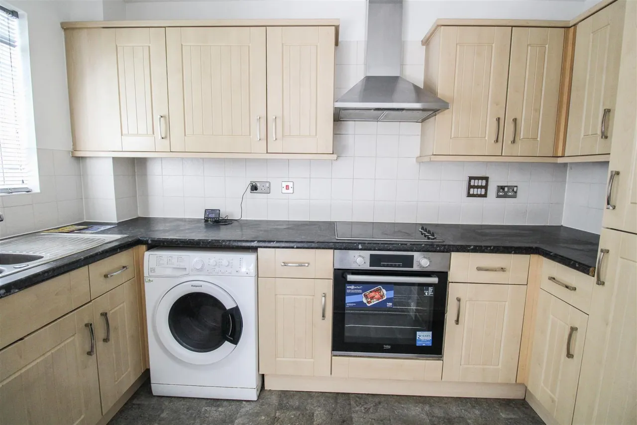 Bromley Close, Harlow, CM20, photo 2