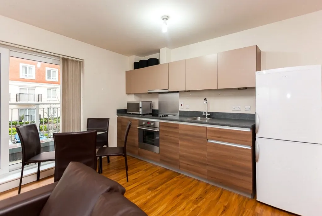 Boulevard Drive, Beaufort Park, NW9, photo 6