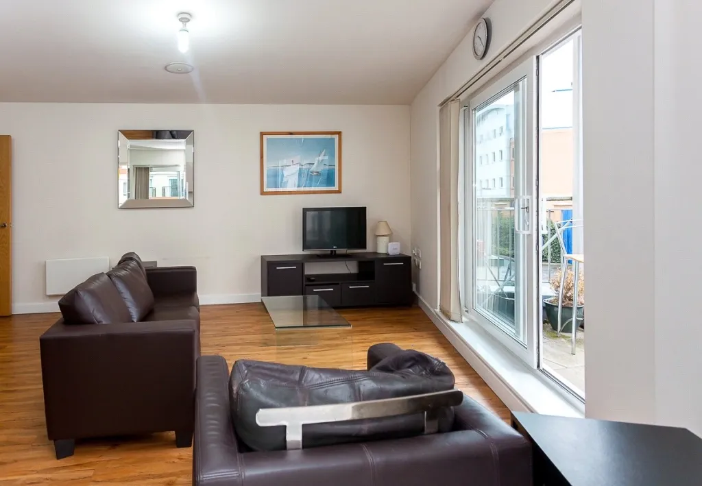 Boulevard Drive, Beaufort Park, NW9, photo 9