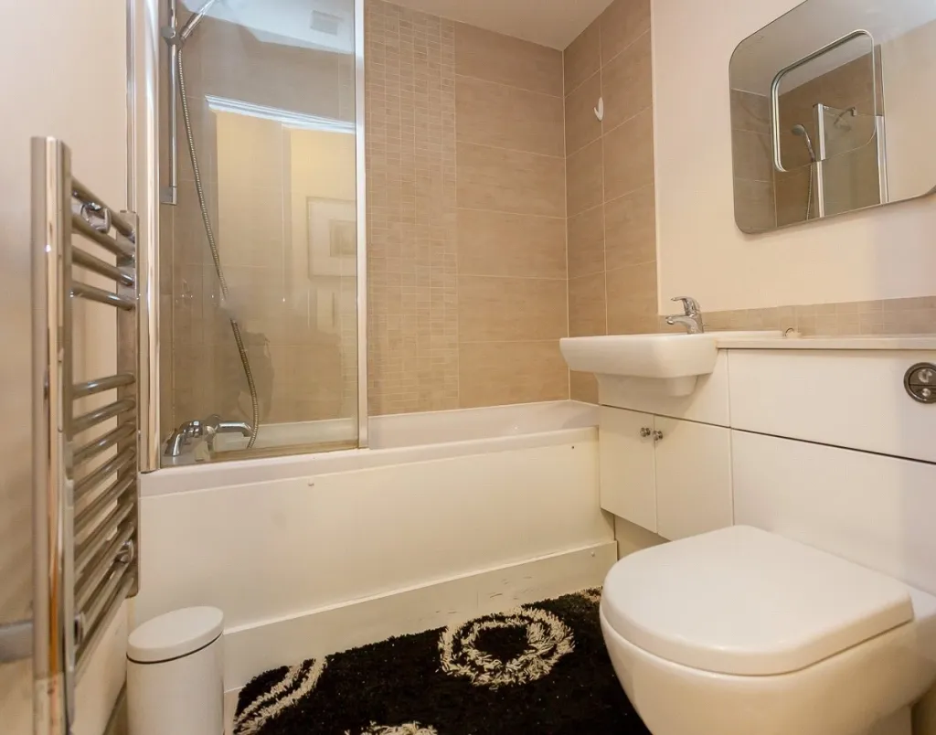 Boulevard Drive, Beaufort Park, NW9, photo 8