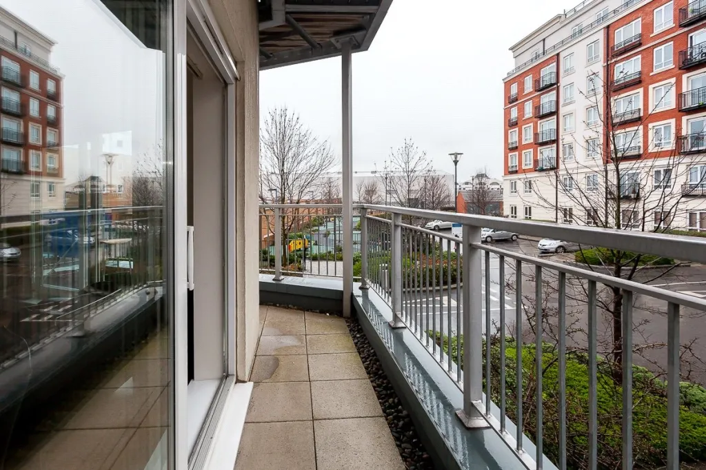 Boulevard Drive, Beaufort Park, NW9, photo 10