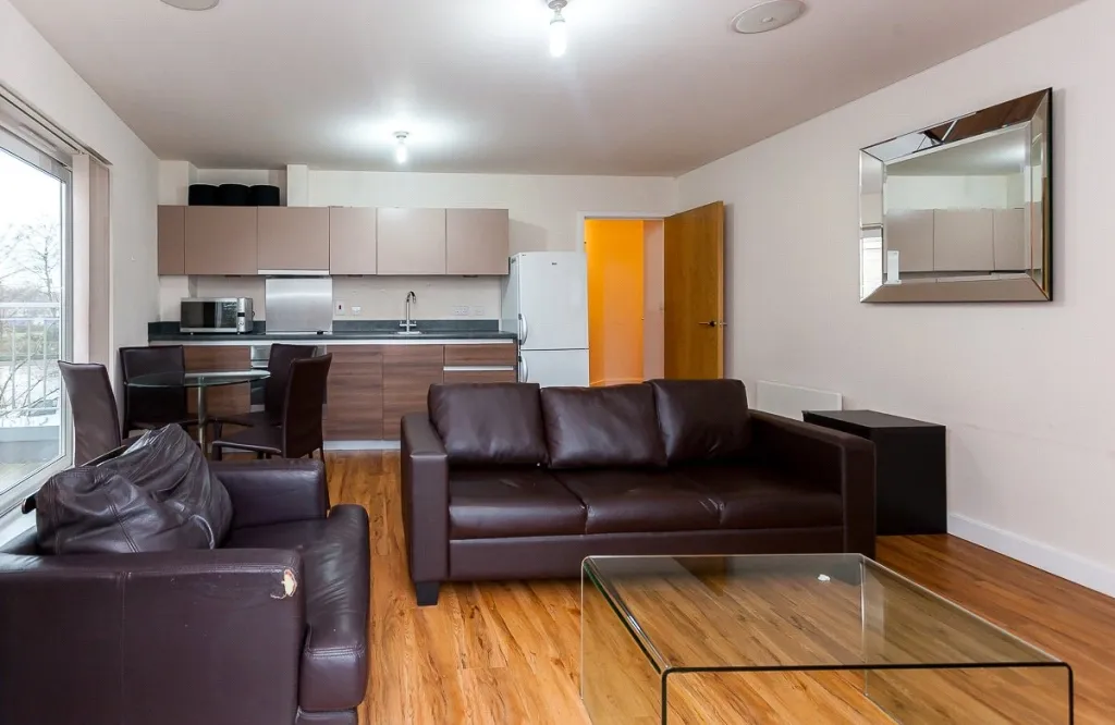 Boulevard Drive, Beaufort Park, NW9, photo 11