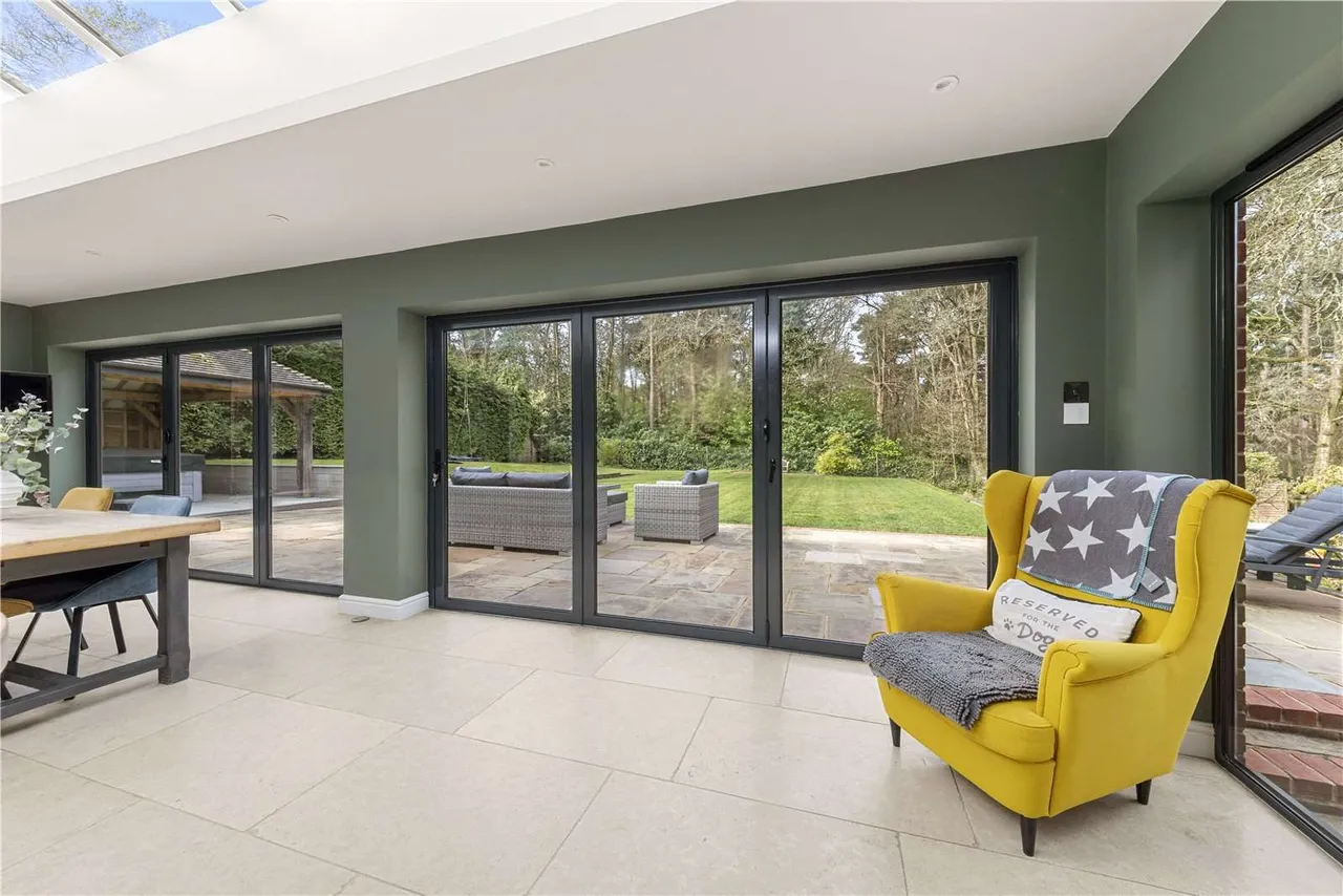 Binton Lane, Farnham, Surrey, GU10 1LG, photo 5