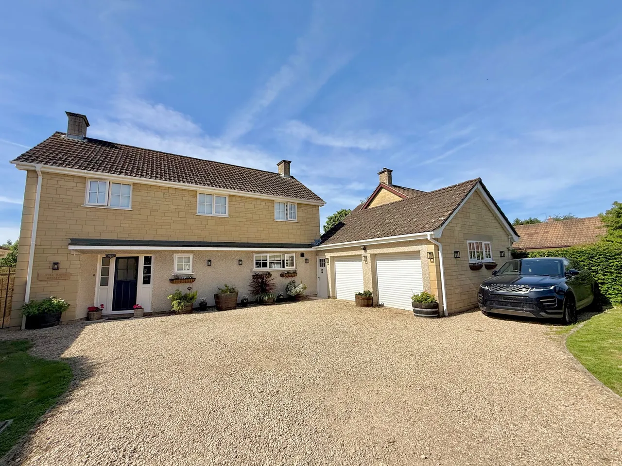 4 bed house for sale — The Street, Little Somerford, Chippenham, Wiltshire, SN15 5JT