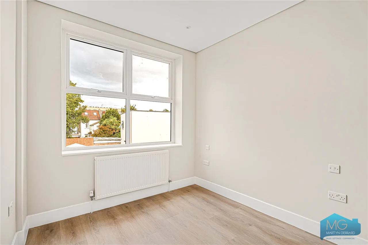 Parkhurst Road, London, N11, photo 6