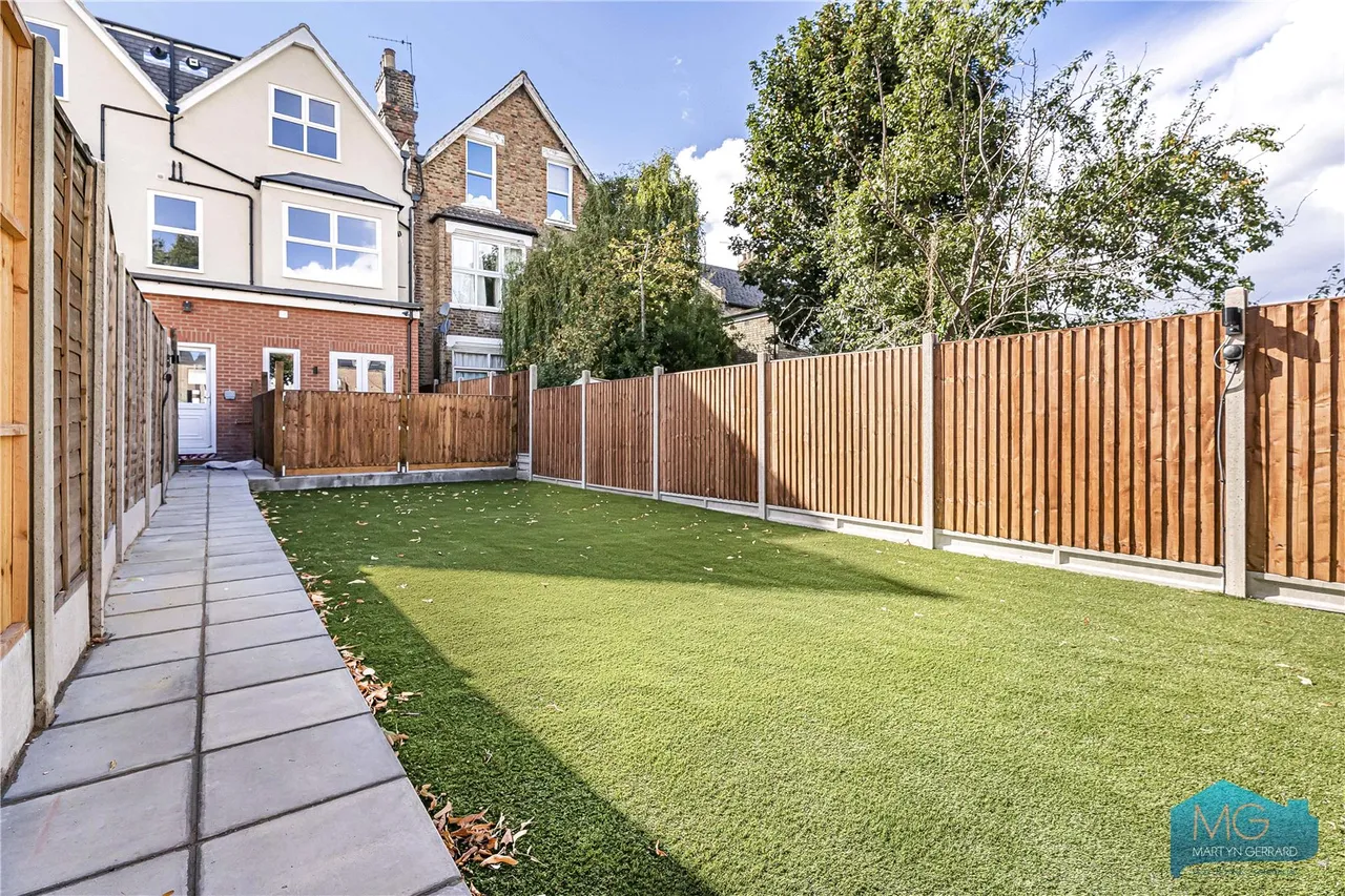 Parkhurst Road, London, N11, photo 3