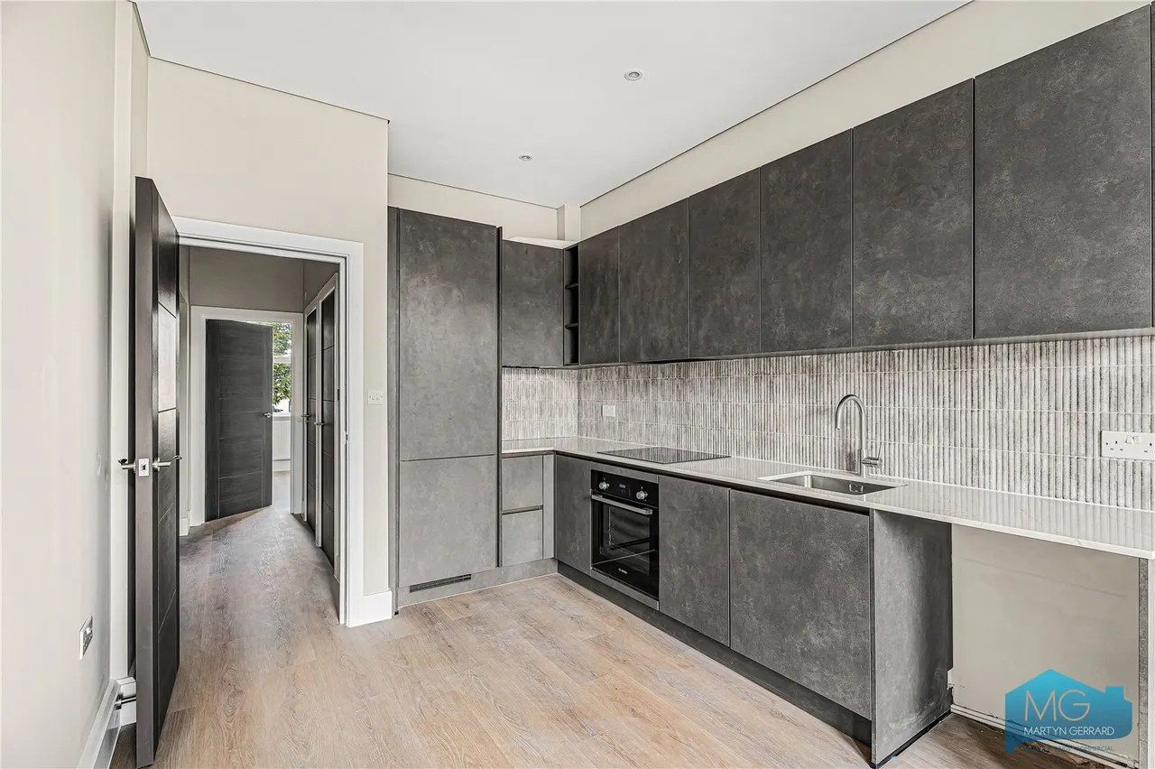 Parkhurst Road, London, N11, photo 8