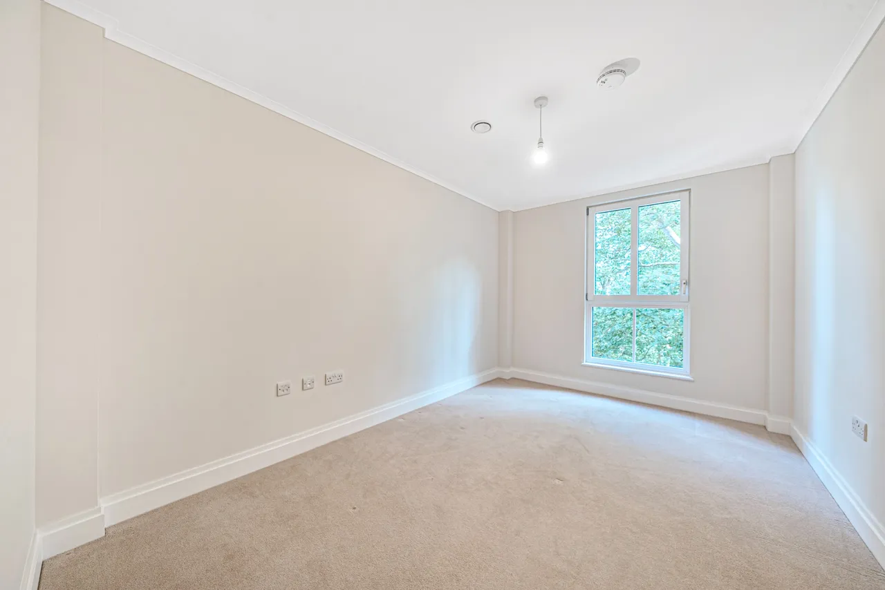Englefield Green, Not specified, TW20 0LL, photo 12