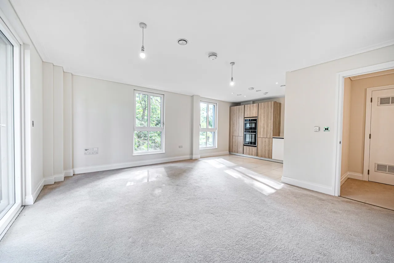 Englefield Green, Not specified, TW20 0LL, photo 4