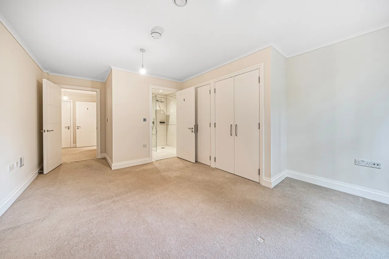 Englefield Green, Not specified, TW20 0LL, photo 8
