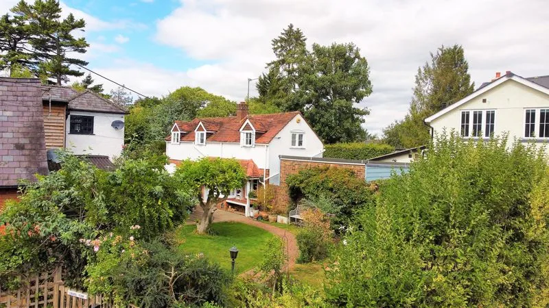 3 bed house for sale — Berghers Hill, Wooburn Green HP10 0JP