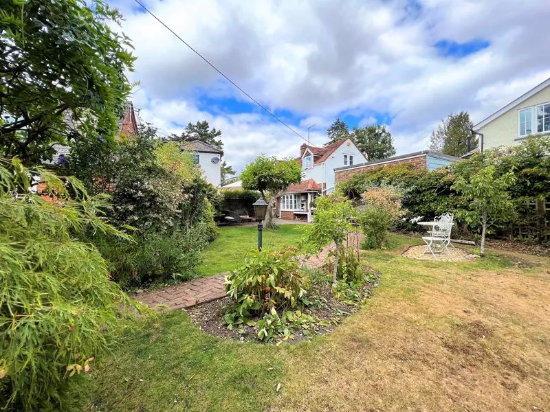 Berghers Hill, Wooburn Green HP10 0JP, photo 17