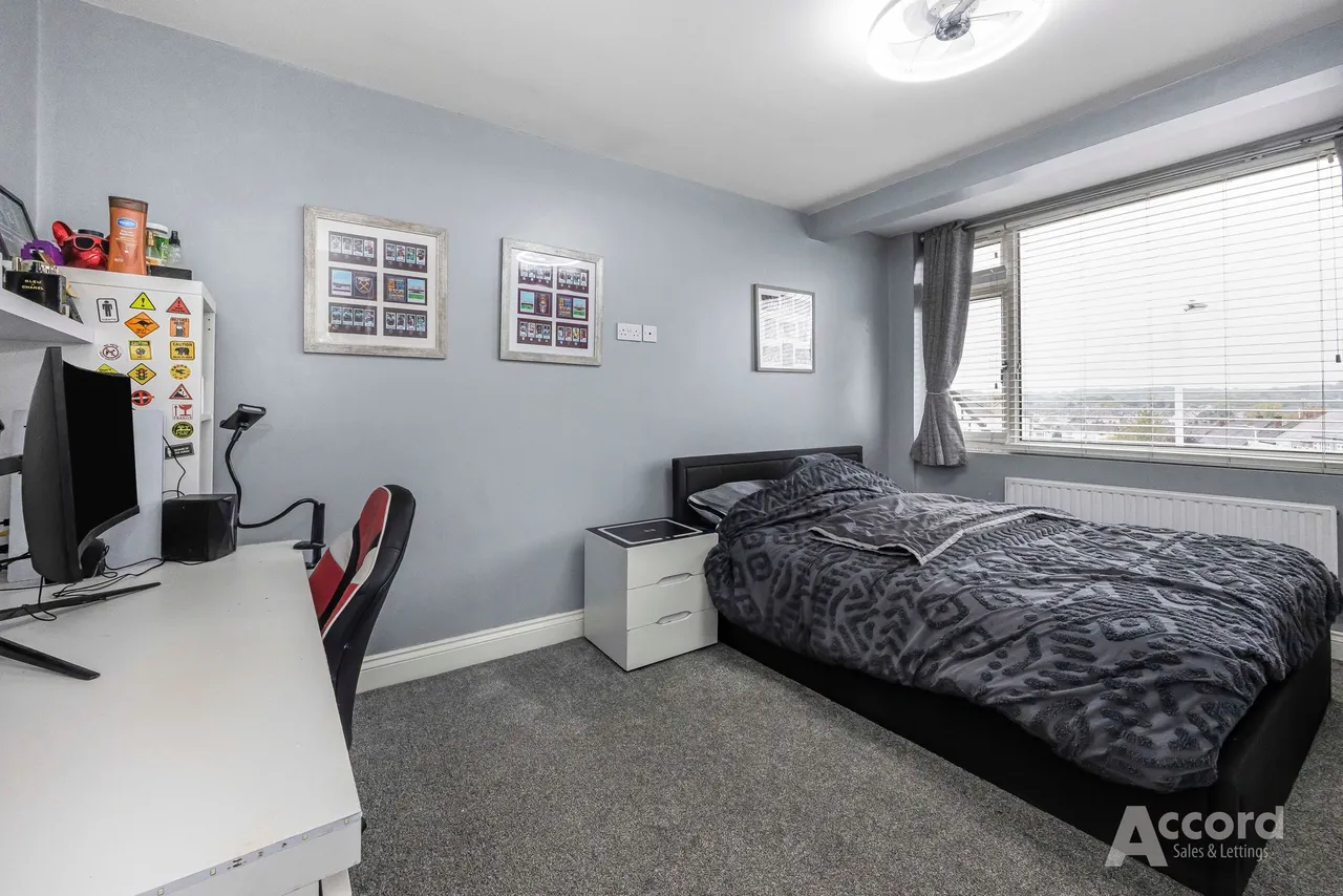 Lawns Way, Romford, RM5, photo 37