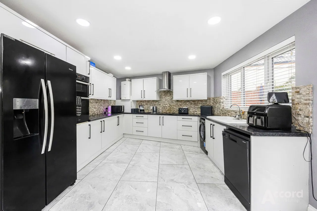 Lawns Way, Romford, RM5, photo 32