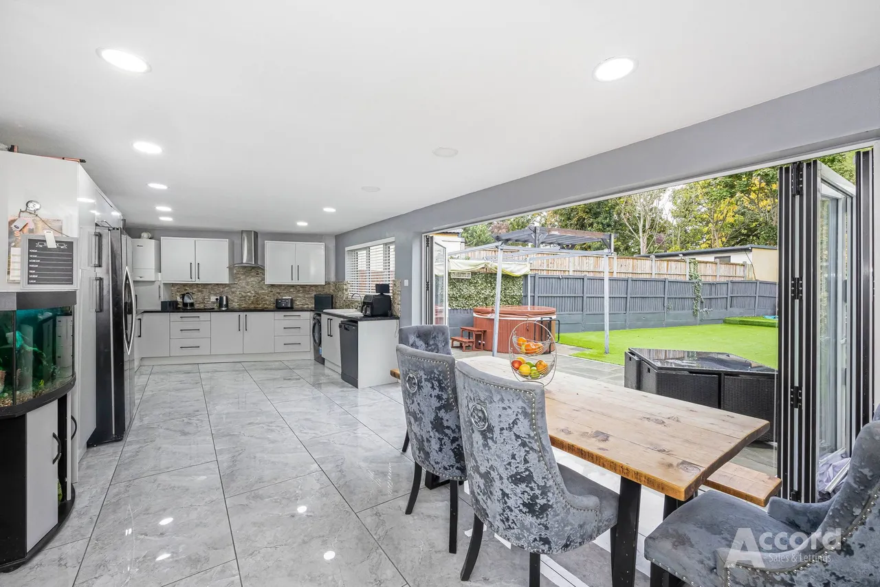 Lawns Way, Romford, RM5, photo 25