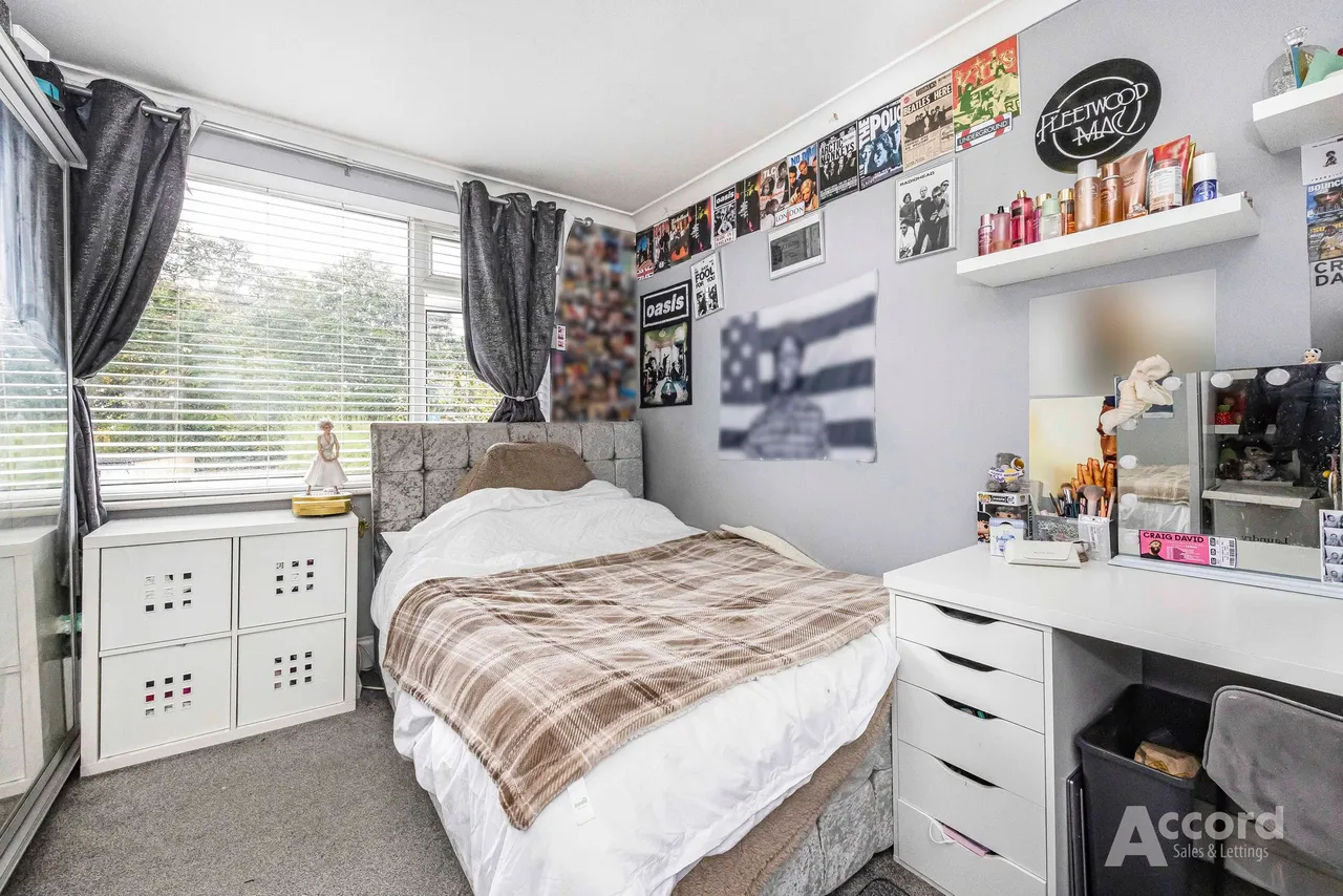 Lawns Way, Romford, RM5, photo 17
